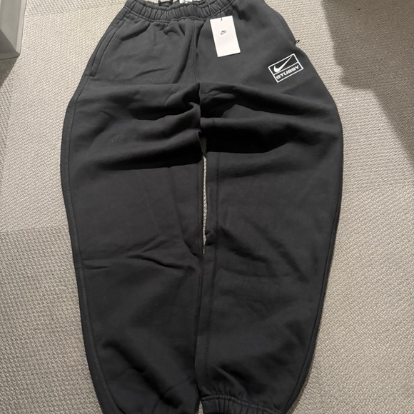 Nike x Stussy FW25 Sweatpants – Black | Limited Edition Collab - Picture 2 of 4